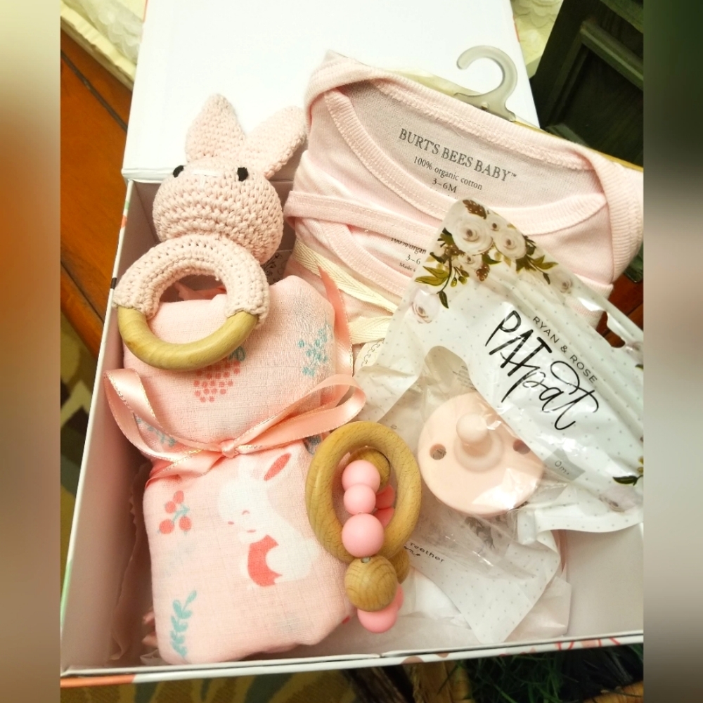 Pinky Rabbit Baby Gift Set